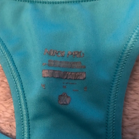 Nike sports bra—size M - Picture 3 of 3